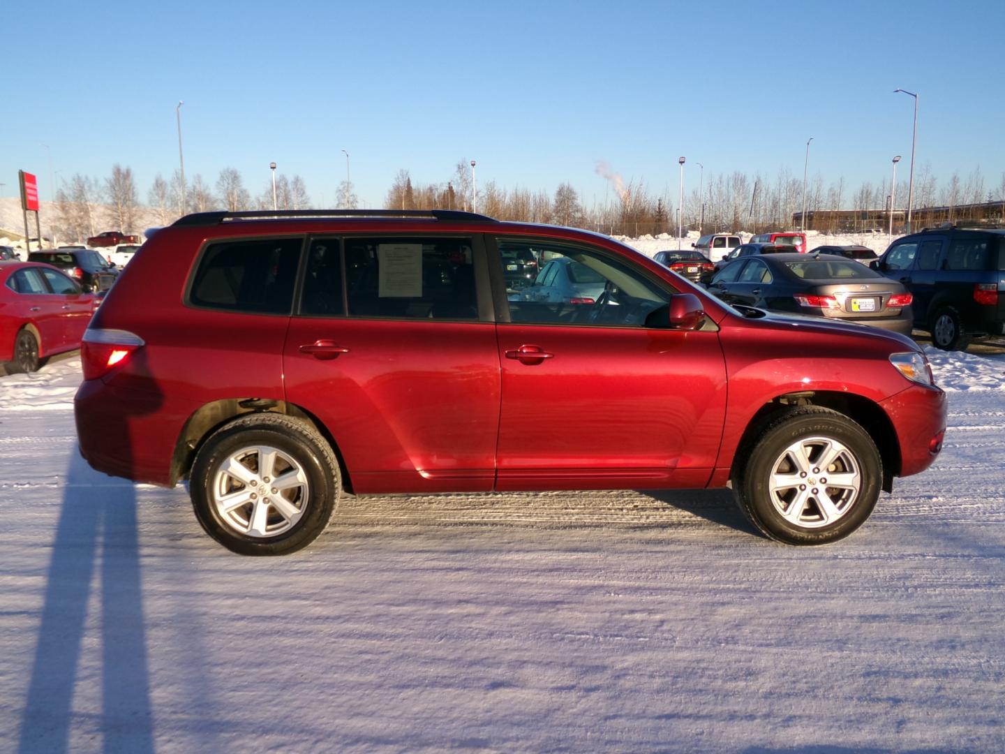 2010 Red Toyota Highlander Sport 4WD (5TDJK3EHXAS) with an 3.5L V6 DOHC 24V engine, 5-Speed Automatic transmission, located at 2630 Philips Field Rd., Fairbanks, AK, 99709, (907) 458-0593, 64.848068, -147.780609 - Photo#2